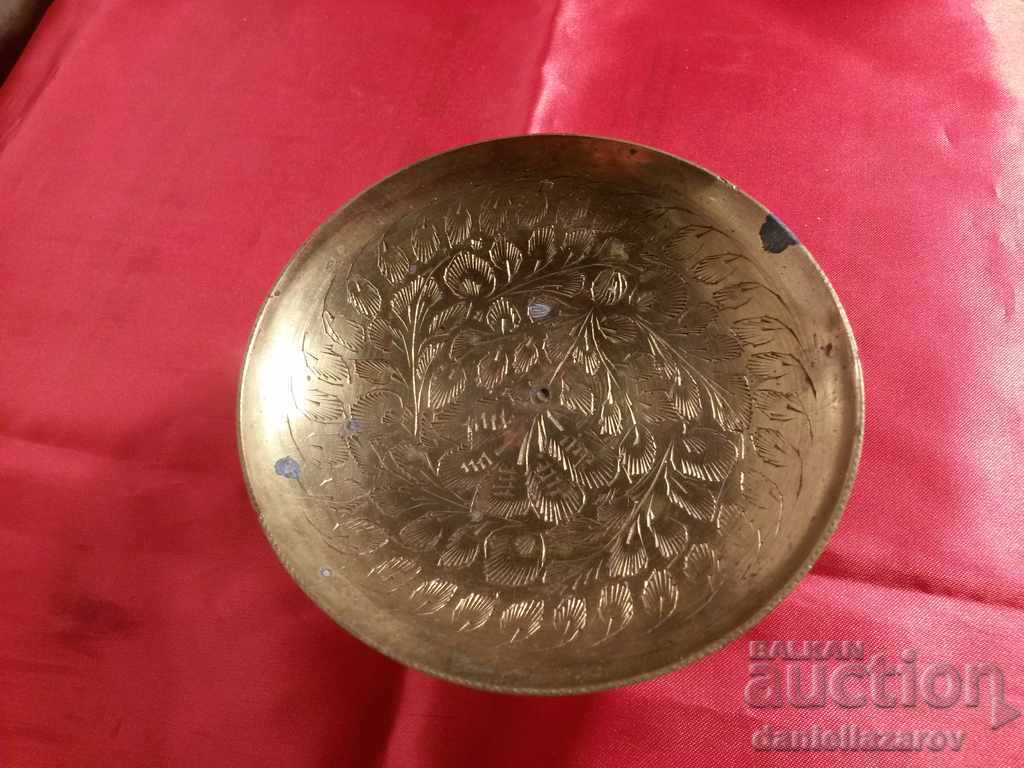 Όμορφο παλιό χάλκινο δοχείο με τιμή 24.00 BGN | € 12.27