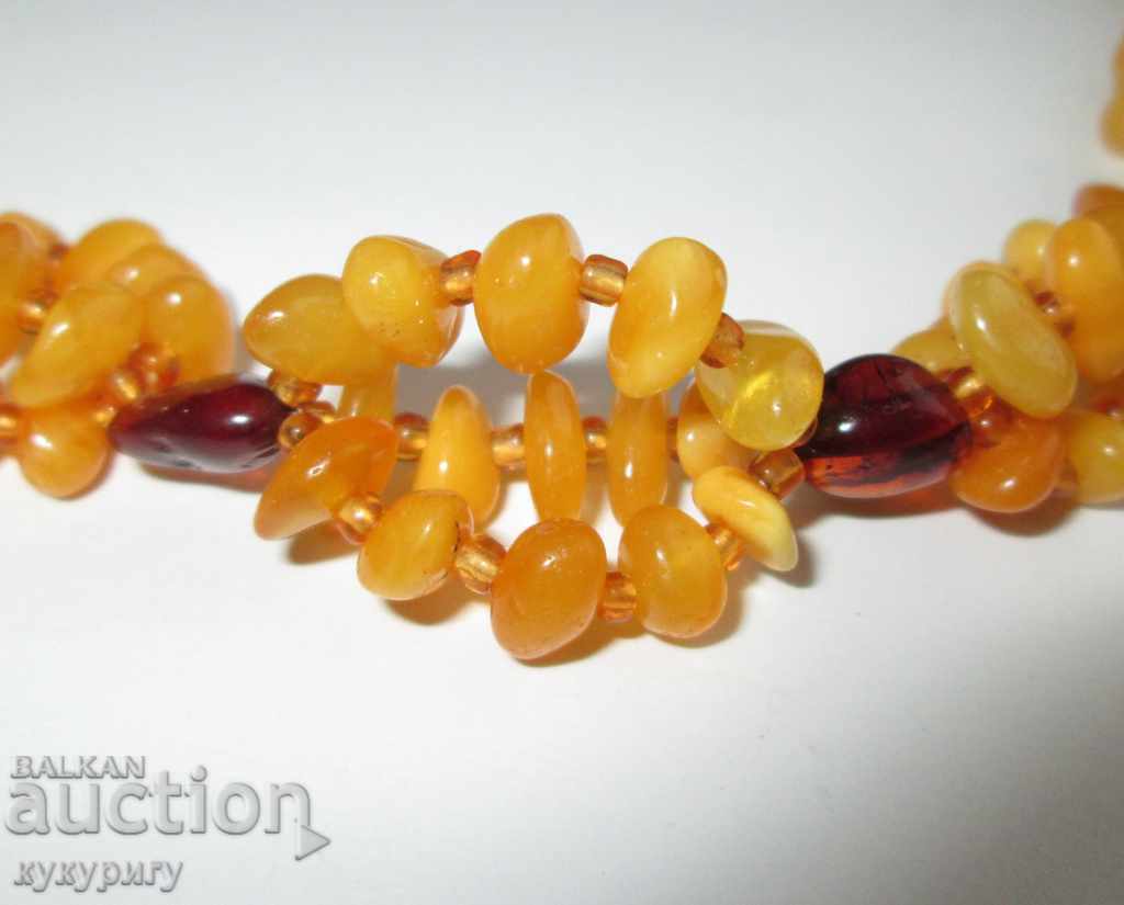 Femei colier colier colier naturale chihlimbar naturale cu preț 60.00 BGN | € 30.68