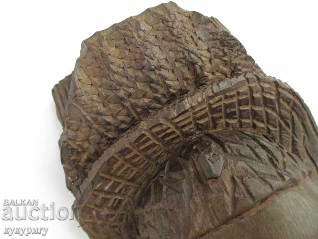 Old African wood mask carving wall decoration with price 30.00 BGN | € 15.34 Old African wood mask carving wall decoration with price 30.00 BGN | € 15.34