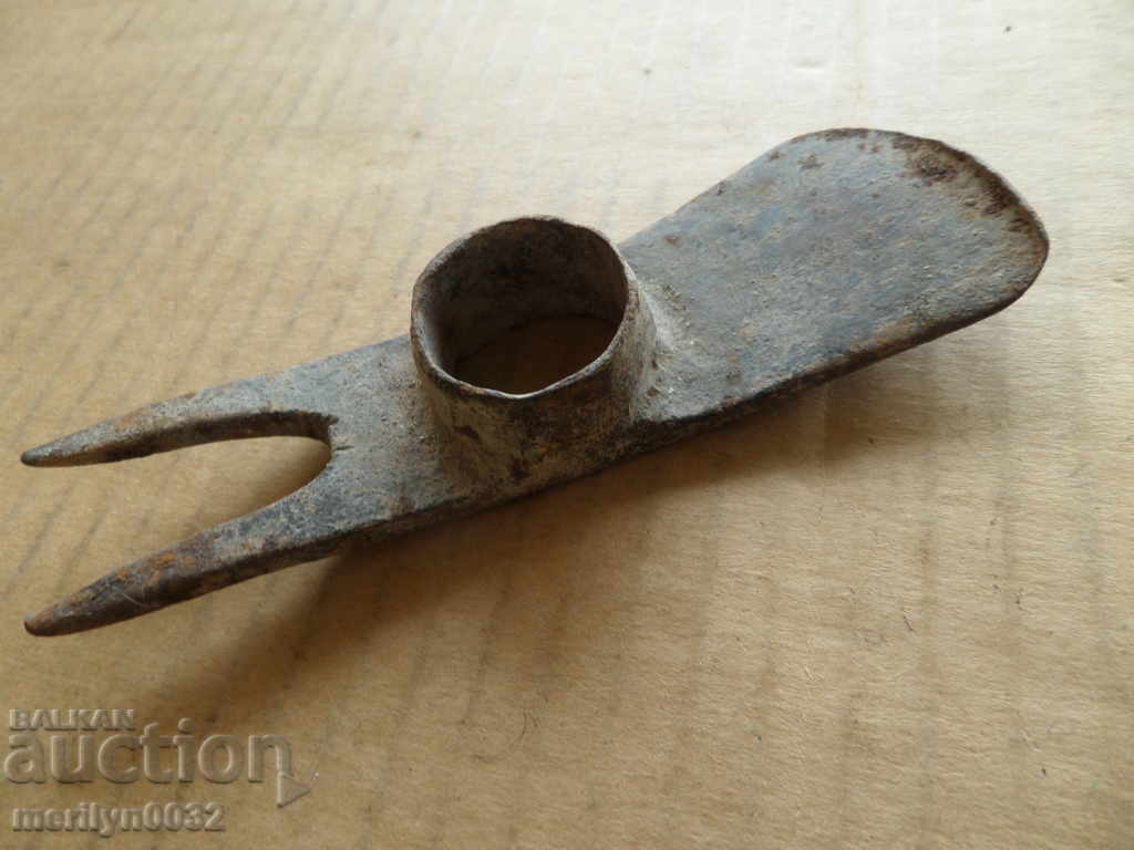 Forged chap, hoe, agricultural instrument, wrought iron with price 24.00 BGN | € 12.27 Forged chap, hoe, agricultural instrument, wrought iron with price 24.00 BGN | € 12.27
