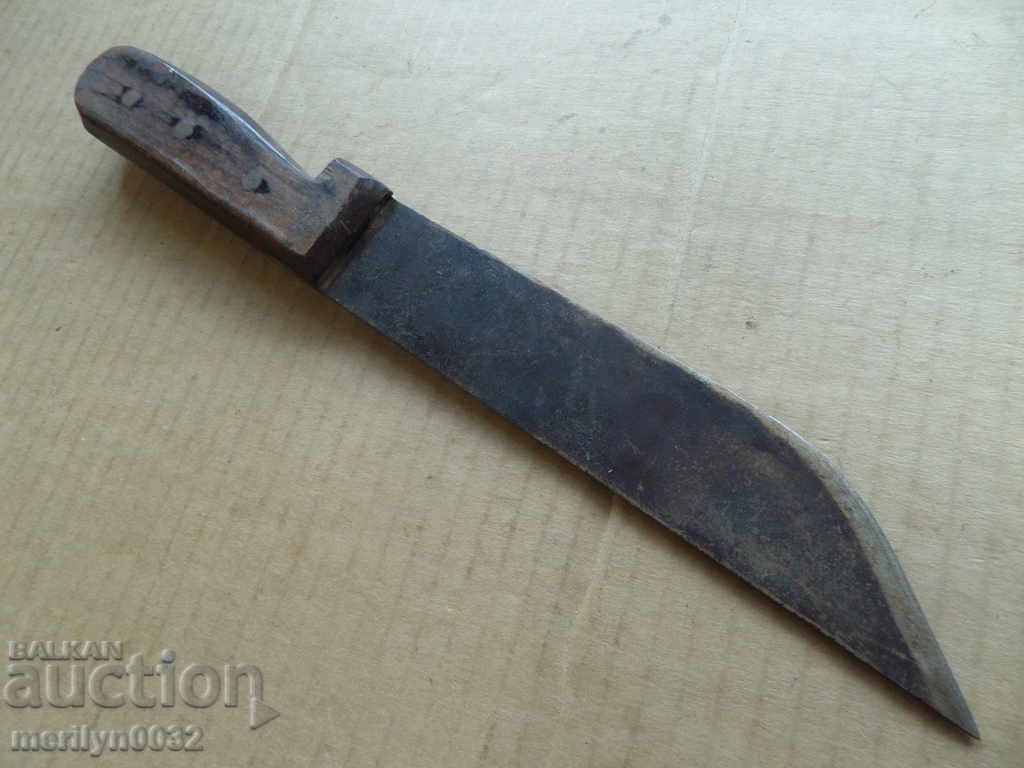 Old forged knife, dagger, karaoke with price 43.00 BGN | € 21.99 Old forged knife, dagger, karaoke with price 43.00 BGN | € 21.99