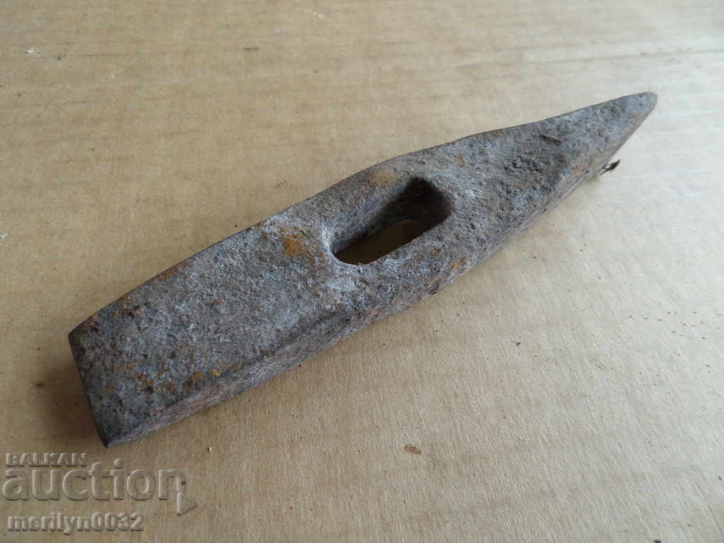 Παλιά έλκηθρο σφυρί, εργαλείο, αξίνα με τιμή 53.00 BGN | € 27.10 Παλιά έλκηθρο σφυρί, εργαλείο, αξίνα με τιμή 53.00 BGN | € 27.10