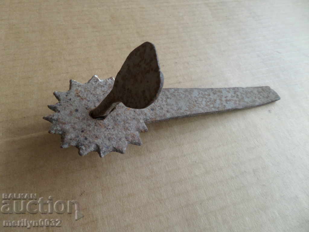 Auction  An old wrought-iron latch, a lock, a latch for the old gate