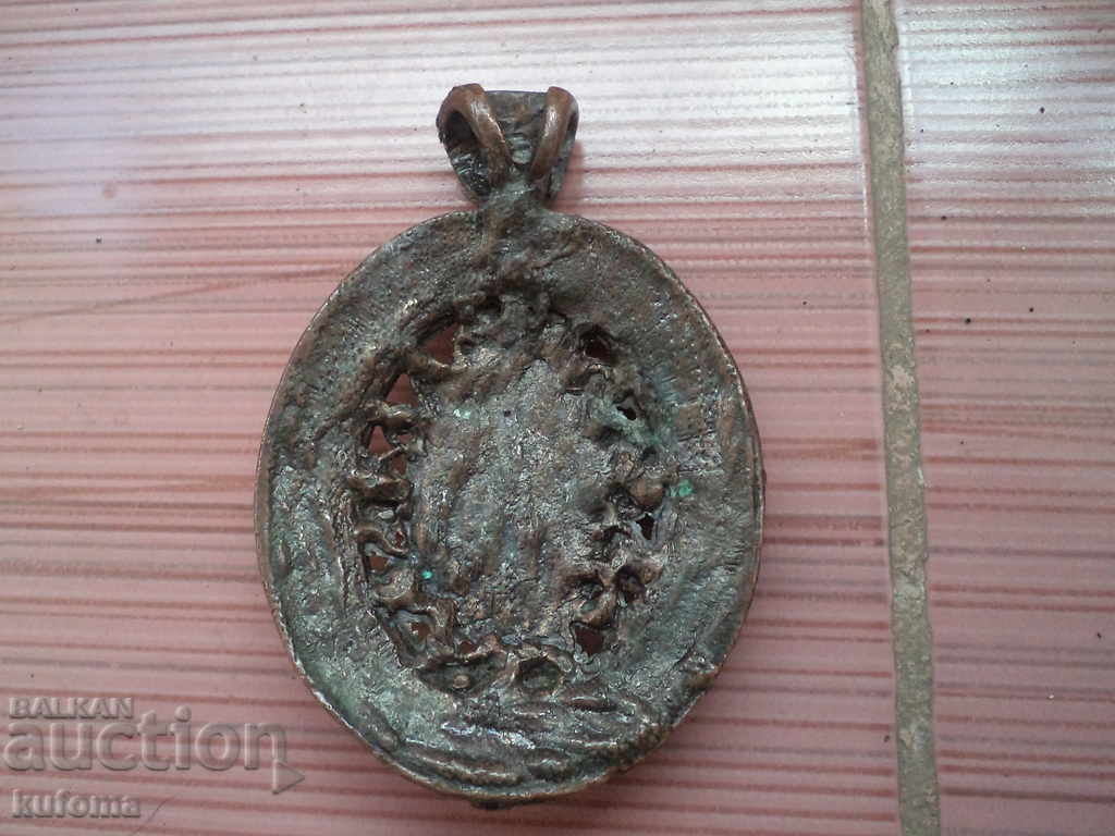 Auction Old pendant Auction Old pendant
