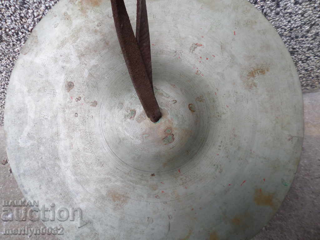 An old cymbal struck a tapped instrument - 5 An old cymbal struck a tapped instrument - 5