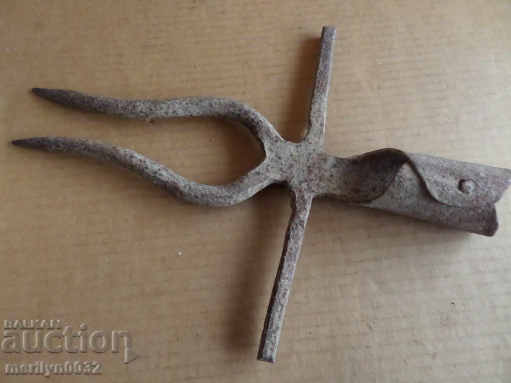 Delivery of Old twin forged, villa, wrought iron Delivery of Old twin forged, villa, wrought iron