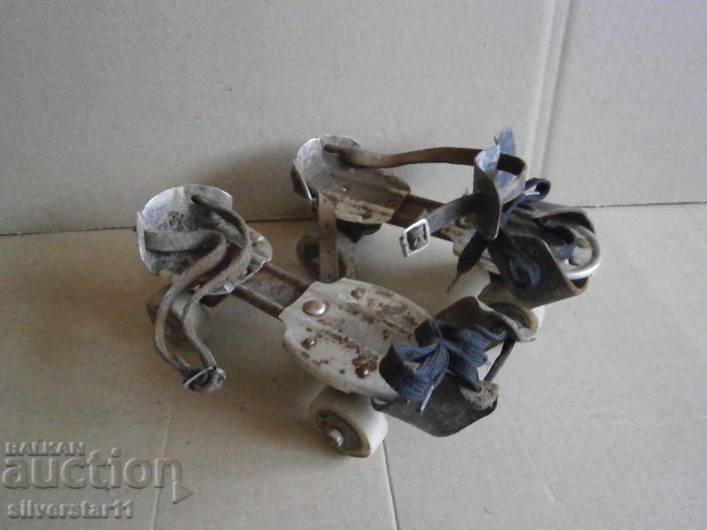 Roller skates retro with price 41.00 BGN | € 20.96 Roller skates retro with price 41.00 BGN | € 20.96