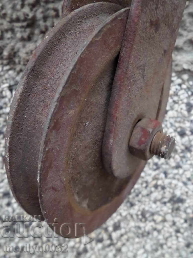 Delivery of Old rolled polystyrene forged iron