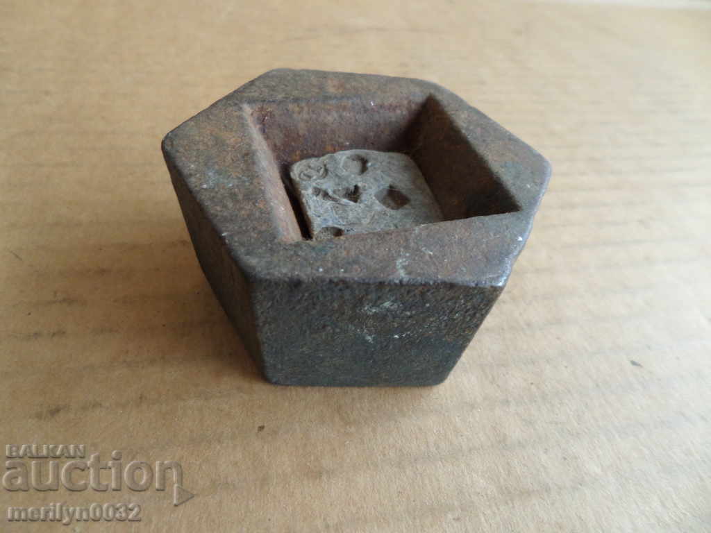 Old weighing scale, exaggeration, kilogram control weight - 6 Old weighing scale, exaggeration, kilogram control weight - 6