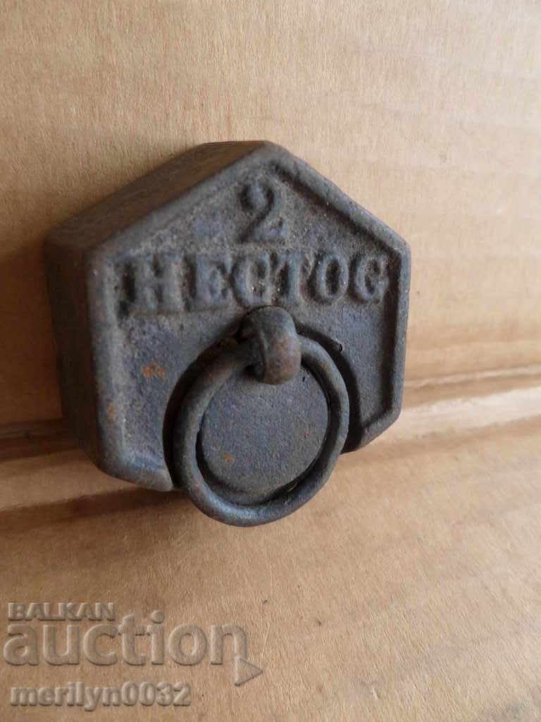 Delivery of Old weighing scales, exaggeration, gram control weight