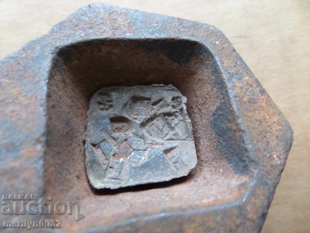 Old weighing scales, exaggeration, gram control weight - 5