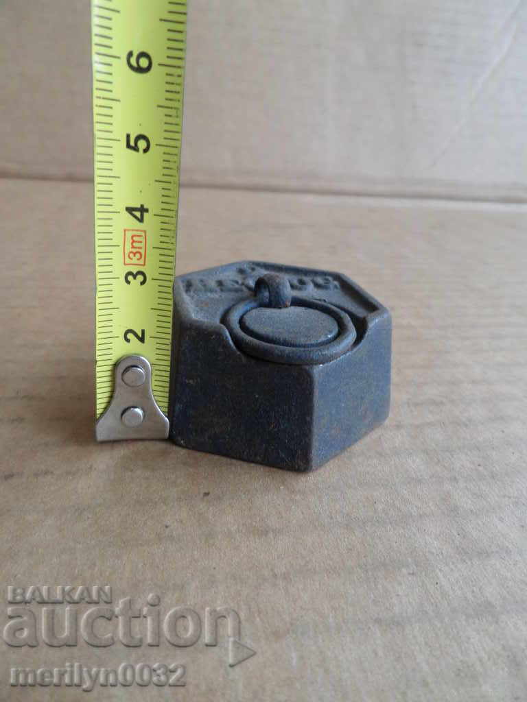 Old weighing scales, exaggeration, gram control weight - 6