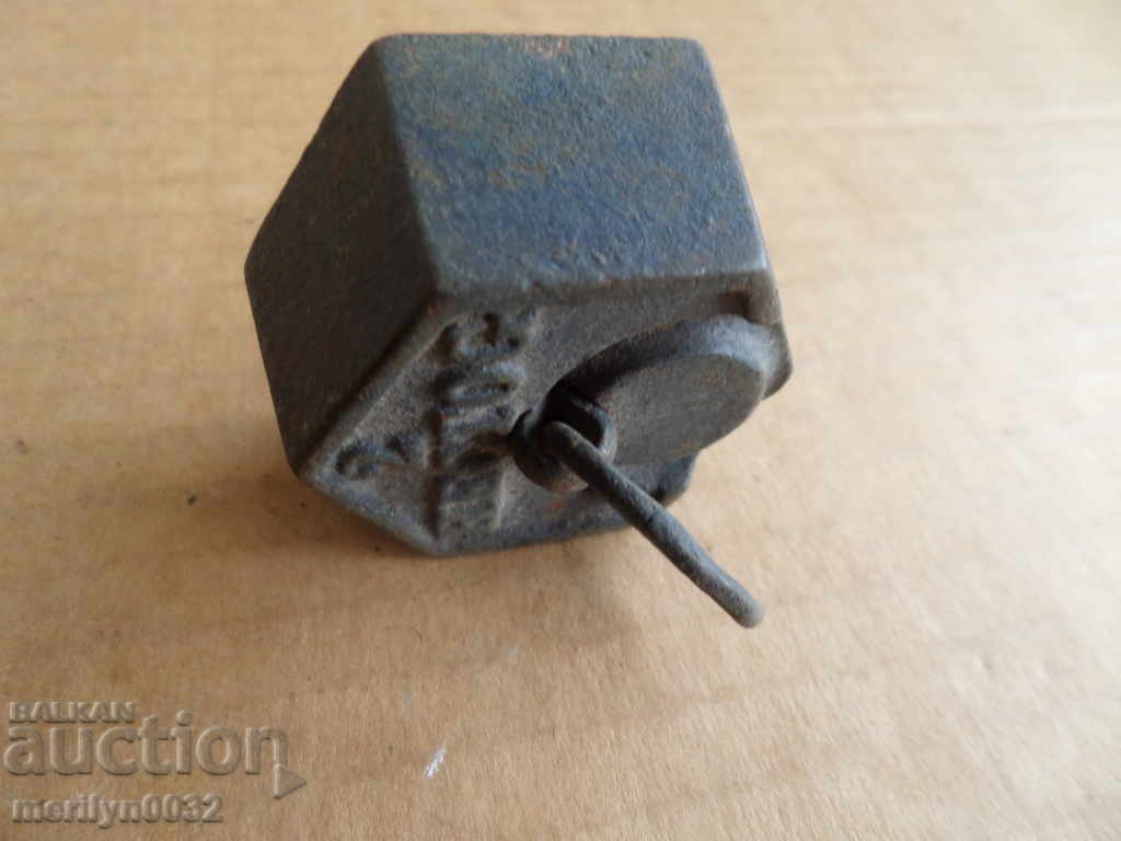 Old weighing scales, exaggeration, gram control weight - 7