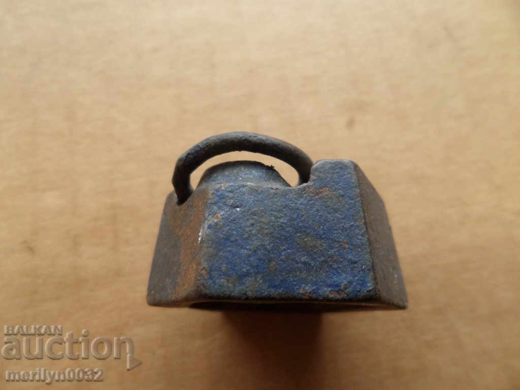 Old weighing scales, exaggeration, gram control weight with price 28.00 BGN | € 14.32 Old weighing scales, exaggeration, gram control weight with price 28.00 BGN | € 14.32