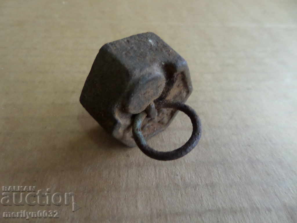 Old weighing scales, exaggeration, gram control weight with price 27.00 BGN | € 13.80 Old weighing scales, exaggeration, gram control weight with price 27.00 BGN | € 13.80