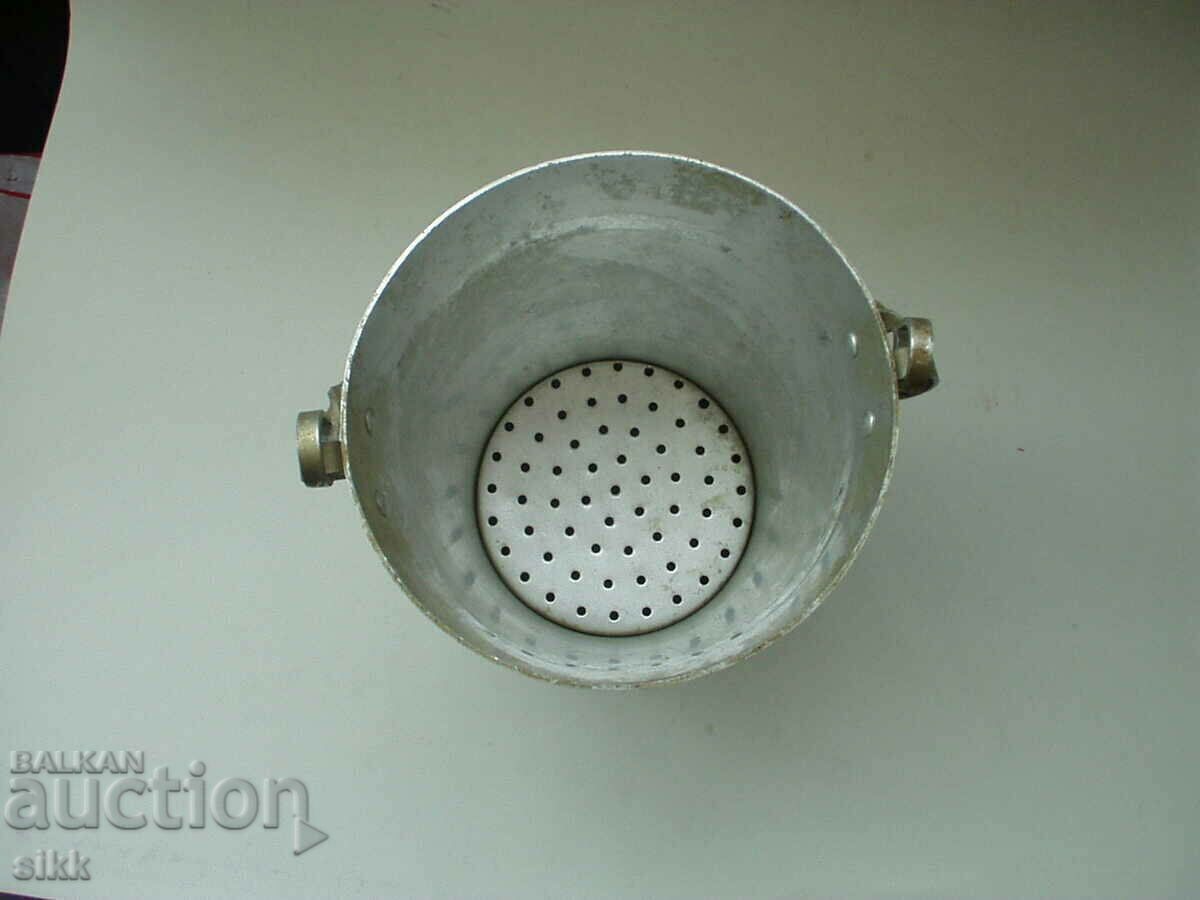 Ice tray with price 10.00 BGN | € 5.11