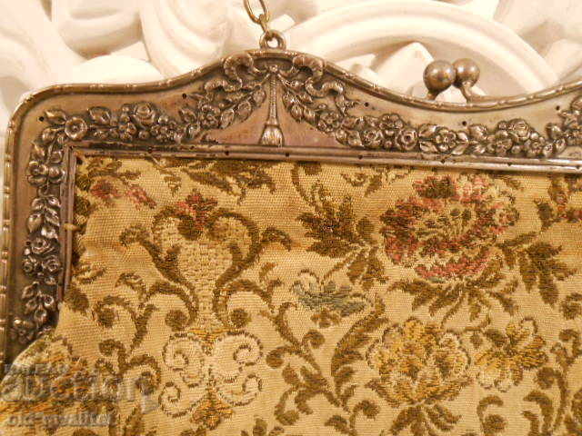 Auction  Unique handbag with solid 800 silver and damask