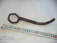 ГОЛЯМ СТАР КОВАН  КЛЮЧ ЗА ГУМИ - КАРУЦА / ФЙТОН