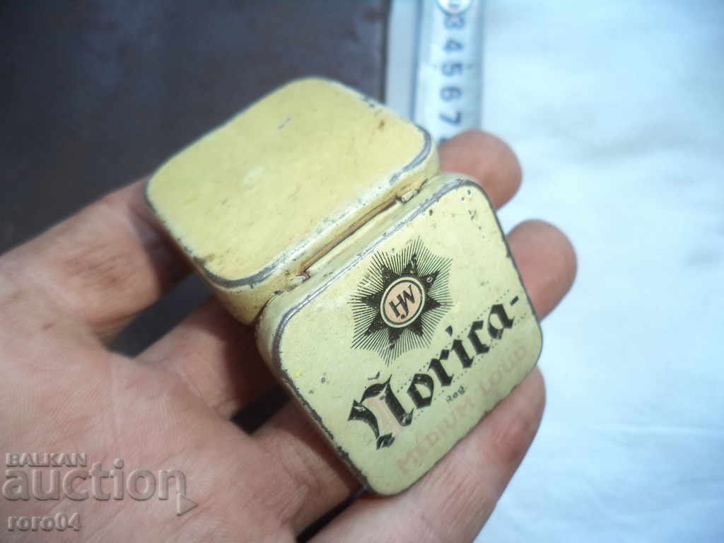 Аукцион СТАРИ ЛАМАРИНЕНИ КУТИИ - 2 БРОЯ Аукцион СТАРИ ЛАМАРИНЕНИ КУТИИ - 2 БРОЯ