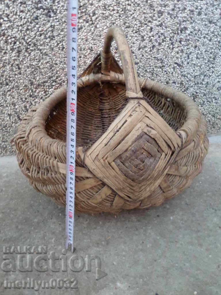 An old hand-knit basket - 5 An old hand-knit basket - 5