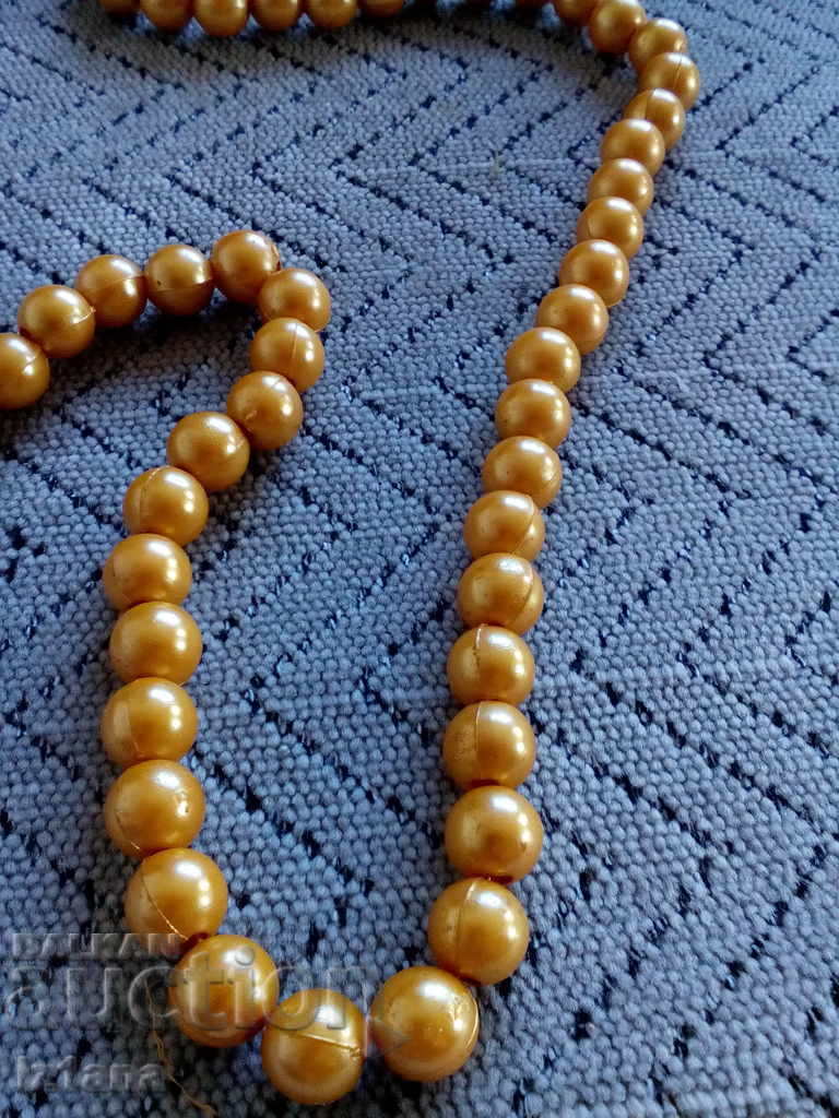 Old necklace with price 10.00 BGN | € 5.11 Old necklace with price 10.00 BGN | € 5.11