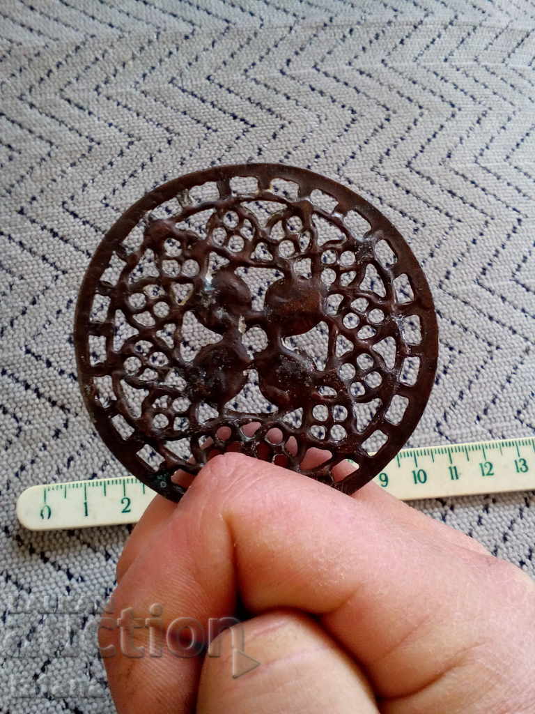 Delivery of Anchor brooch Delivery of Anchor brooch