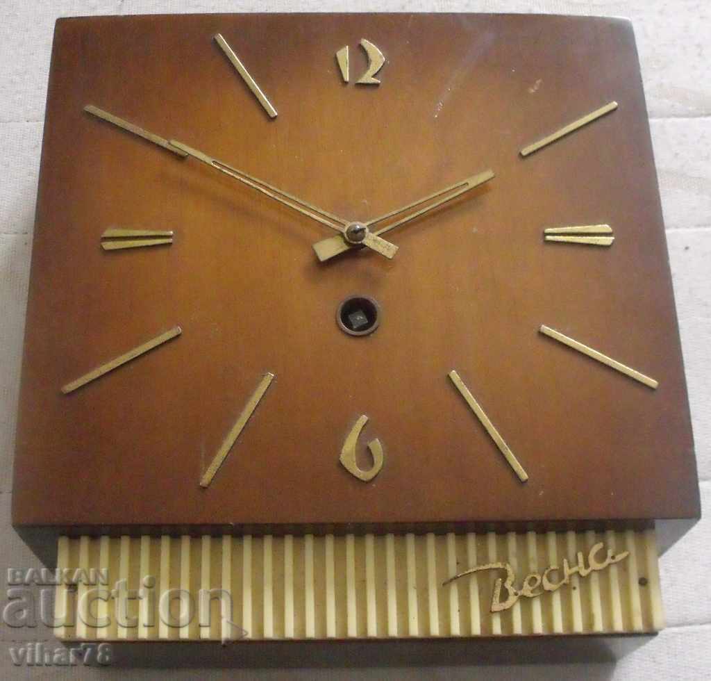 стар руски настолен часовник -Весна