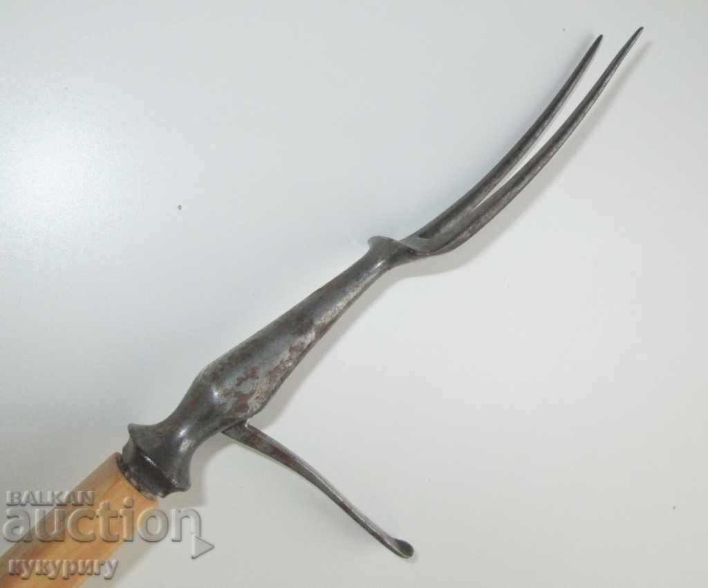 Auction Big old fork serving ivory handle 19c. Auction Big old fork serving ivory handle 19c.