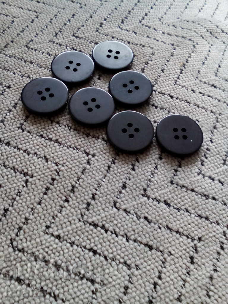 Auction An old button, buttons Auction An old button, buttons