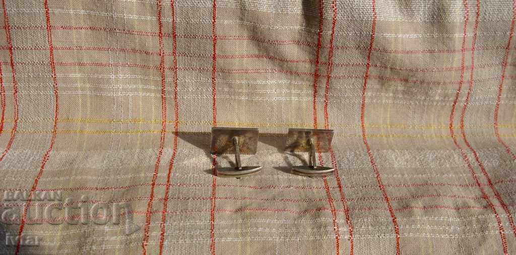 Delivery of Silver cufflinks - 1 Delivery of Silver cufflinks - 1