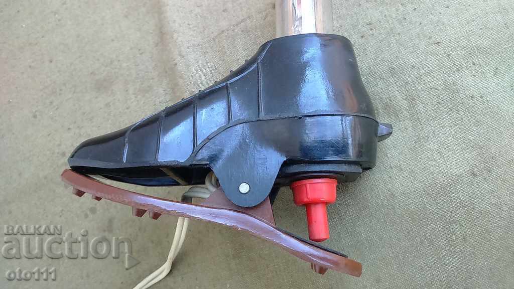 Delivery of STAR BAKELITE LAMP - SHOE