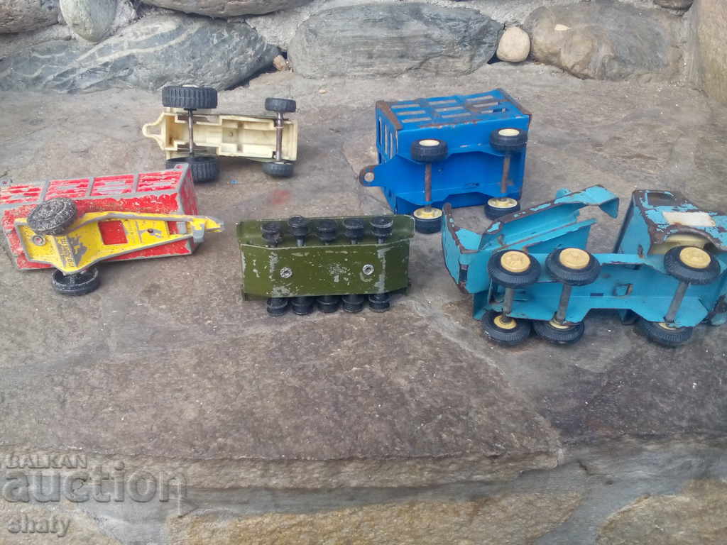 Delivery of Old metal strollers