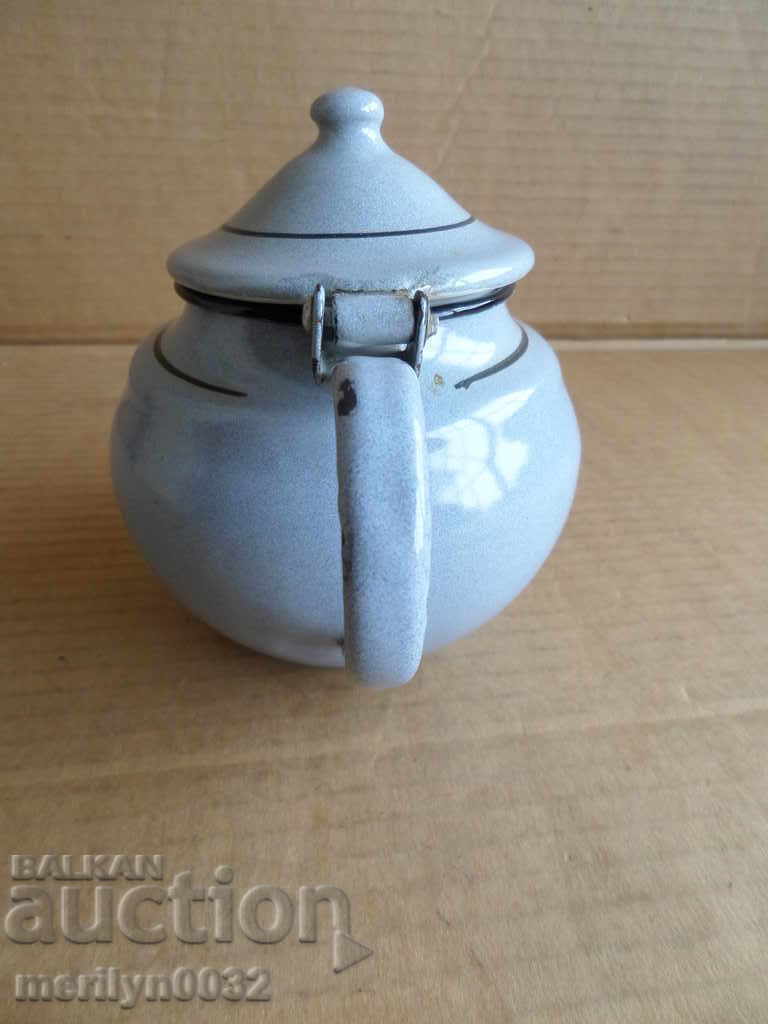 Enamelled pot, kettle, ketchup, kettle, wounded sod - 6 Enamelled pot, kettle, ketchup, kettle, wounded sod - 6