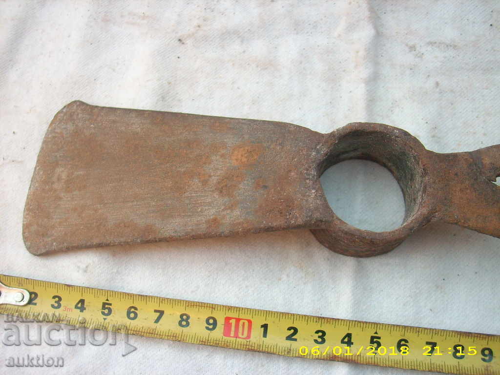 Auction  STARA KOVANA MOTICKA