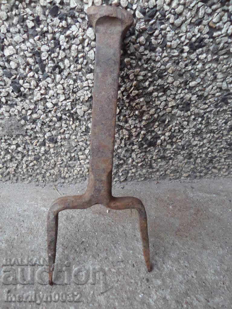 Auction Metal anvil for waving of wrought iron hair Auction Metal anvil for waving of wrought iron hair