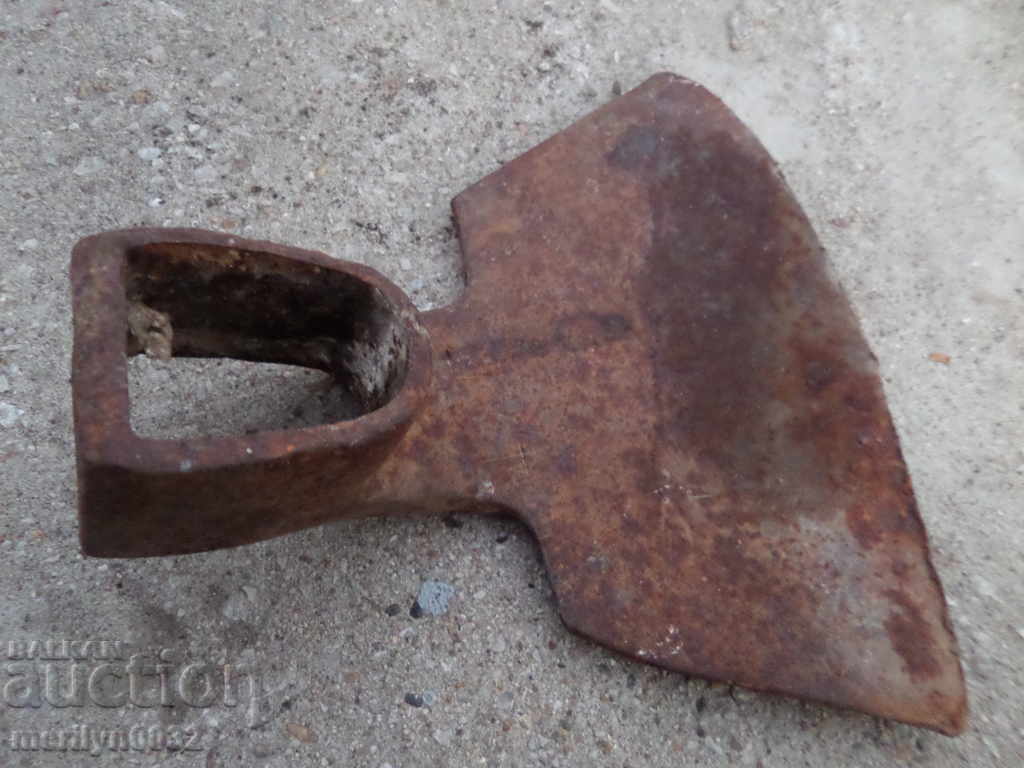 Forjate Chapa, alege, unelte agricole, fier forjat cu preț 36.00 BGN | € 18.41 Forjate Chapa, alege, unelte agricole, fier forjat cu preț 36.00 BGN | € 18.41