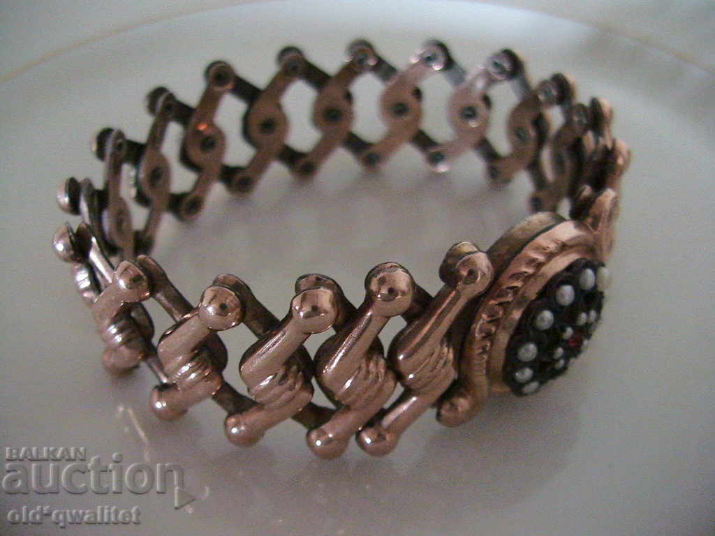 Ασυνήθιστο, πολύ παλιά βραχιόλι, μαργαριτάρι και πέτρα, χρυσό με τιμή 800.00 BGN | € 409.03 Ασυνήθιστο, πολύ παλιά βραχιόλι, μαργαριτάρι και πέτρα, χρυσό με τιμή 800.00 BGN | € 409.03