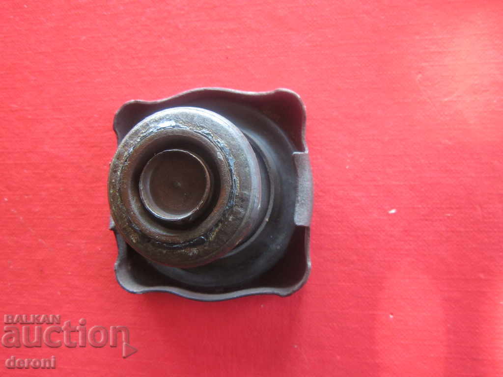 Παλαιά ρωσικά αυτοκίνητο κάλυμμα του Βόλγα - 5 Παλαιά ρωσικά αυτοκίνητο κάλυμμα του Βόλγα - 5