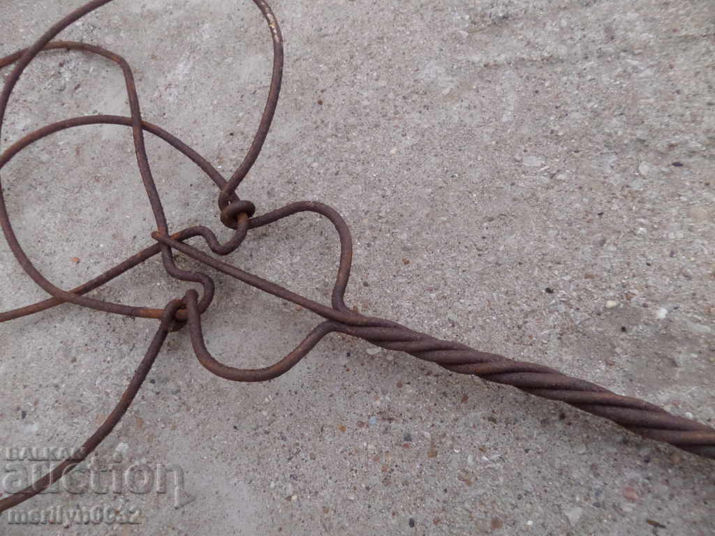 Auction An old toe for punching rugs carpets blankets quilts Auction An old toe for punching rugs carpets blankets quilts