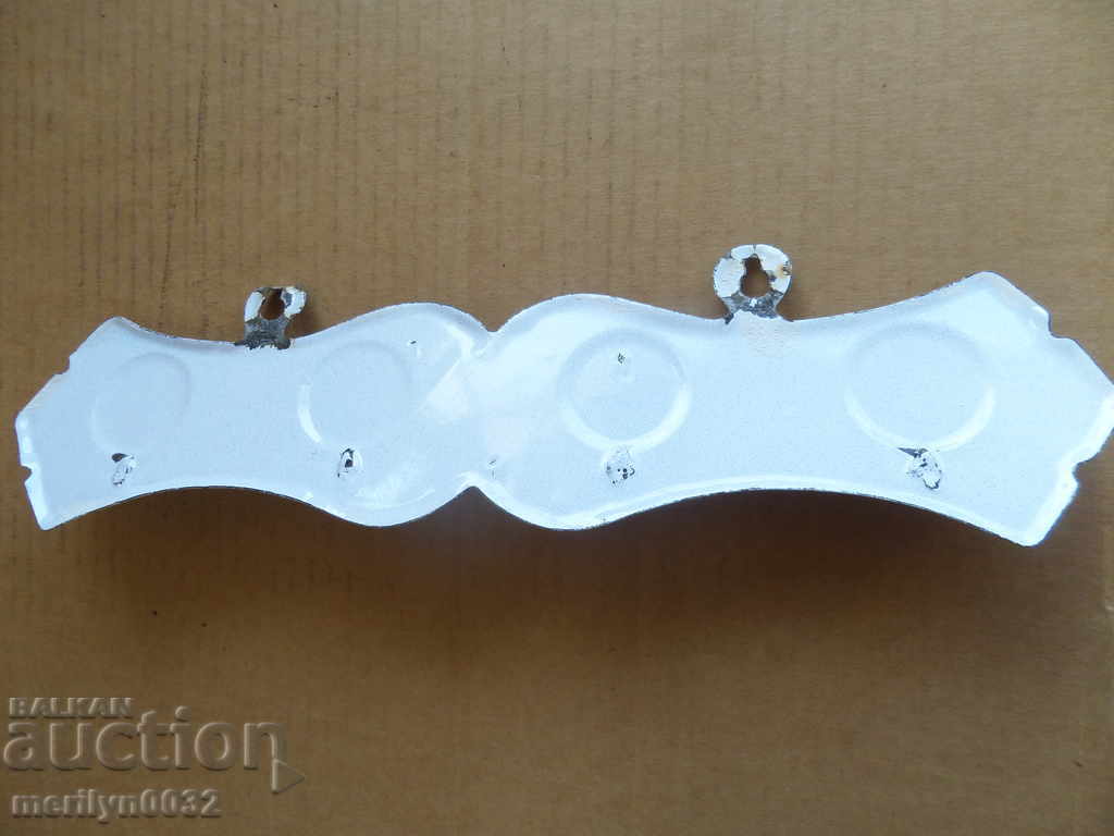 Old enamel enamel hanger with price 29.00 BGN | € 14.83 Old enamel enamel hanger with price 29.00 BGN | € 14.83