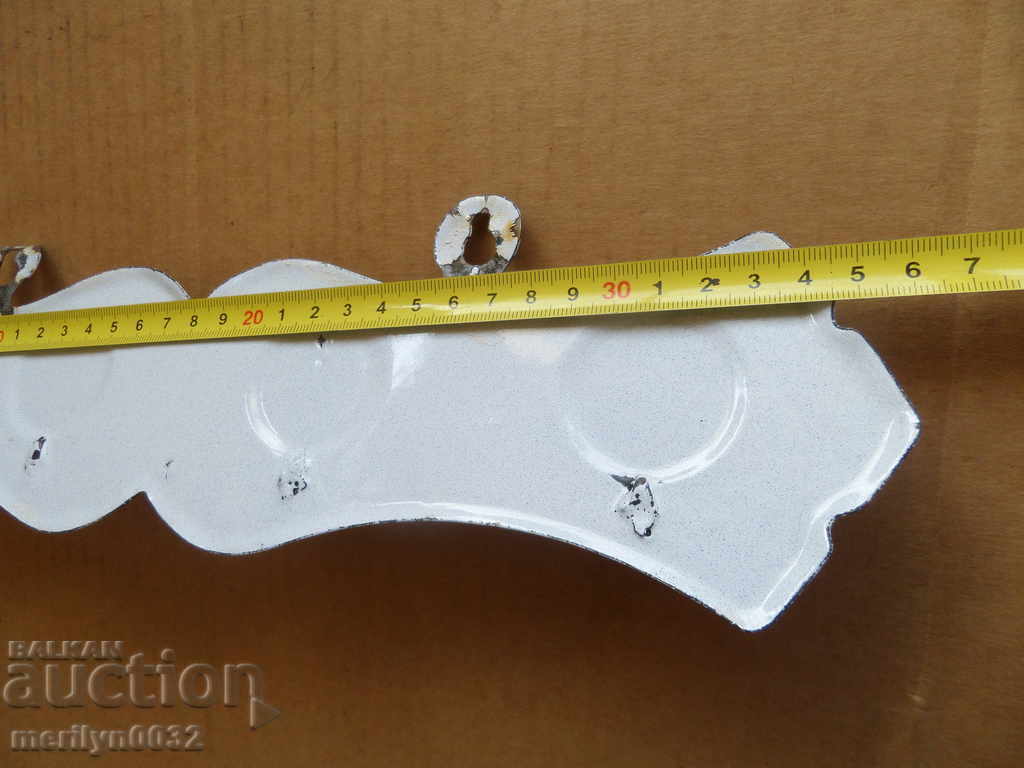 Delivery of Old enamel enamel hanger Delivery of Old enamel enamel hanger