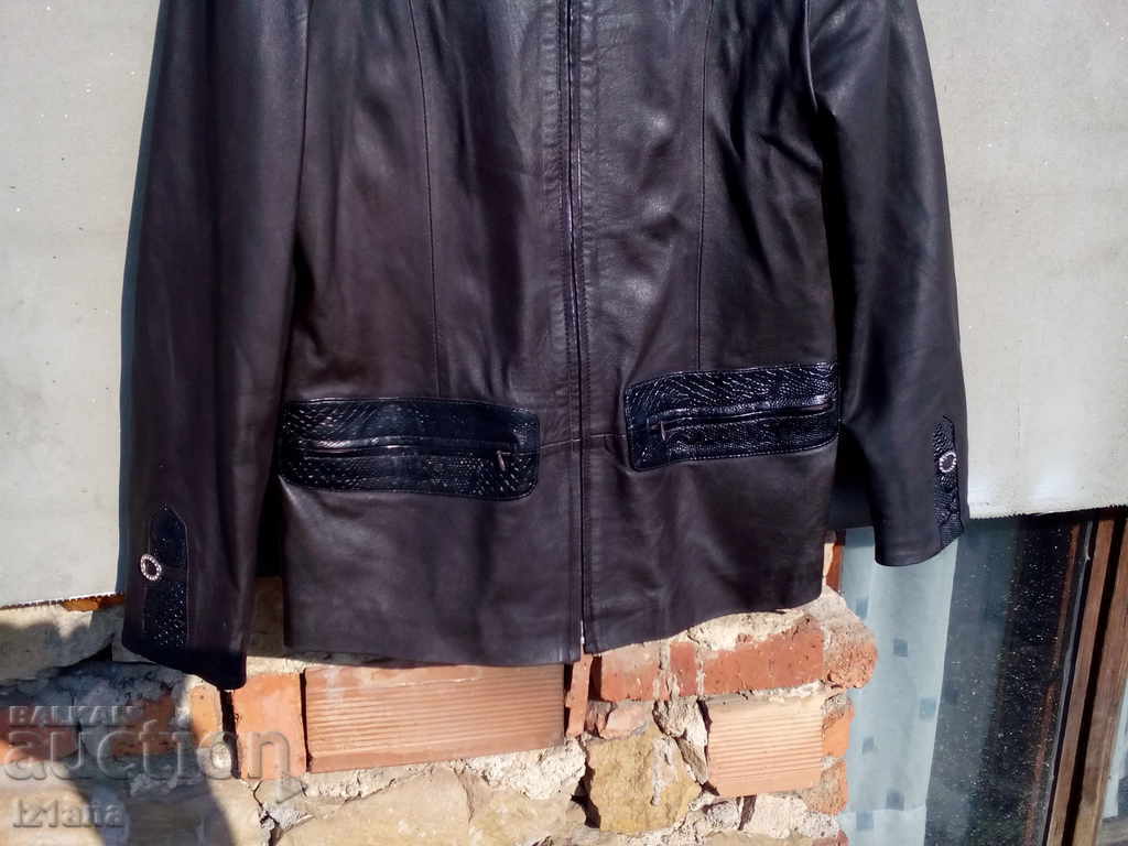 Licitație Femei geaca de piele Licitație Femei geaca de piele