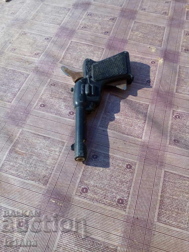 Gun, toy with price 6.00 BGN | € 3.07