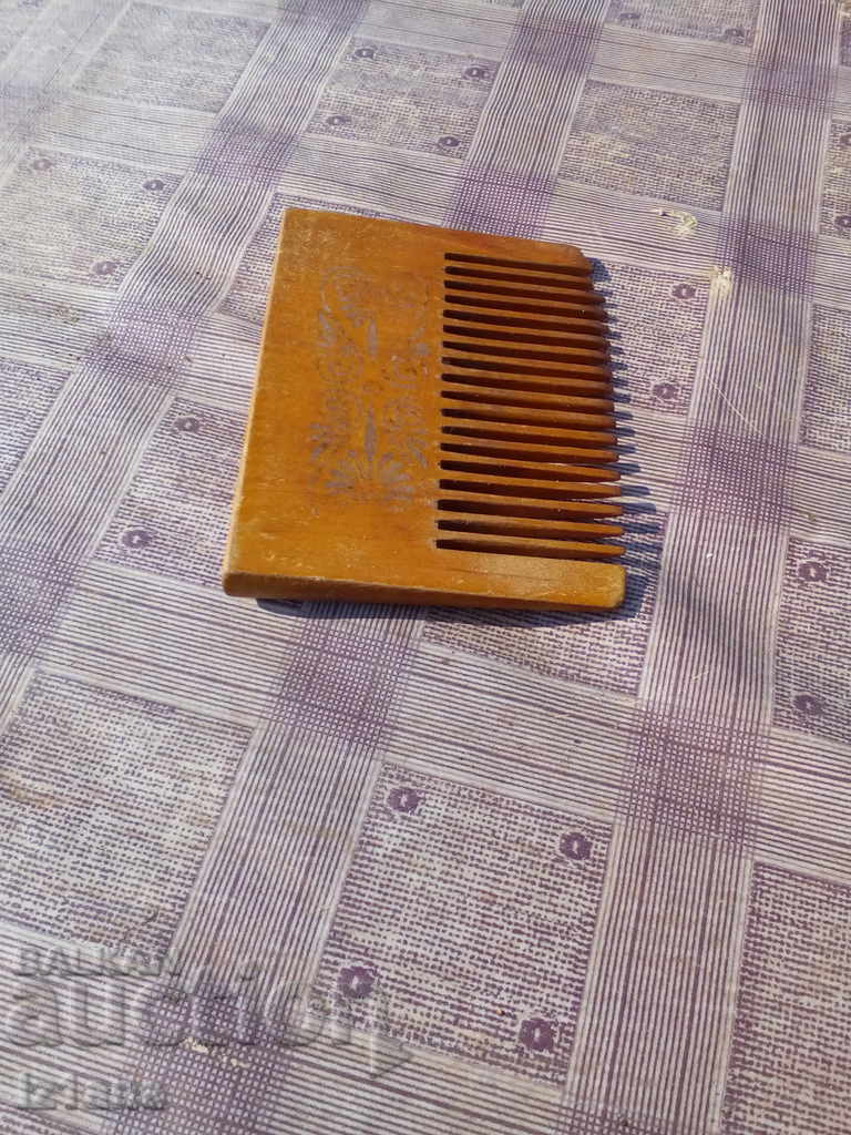 Χτένα, χτένα με τιμή 10.00 BGN | € 5.11 Χτένα, χτένα με τιμή 10.00 BGN | € 5.11