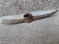 Vechi forjate alege, instrument de fier forjat este