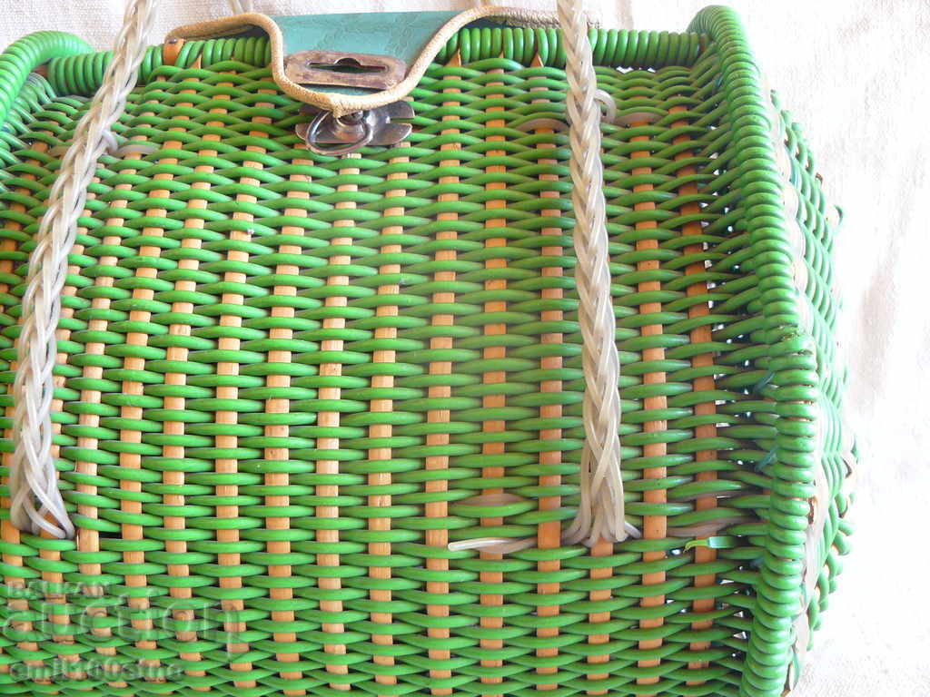 Old knit bag with price 15.00 BGN | € 7.67 Old knit bag with price 15.00 BGN | € 7.67