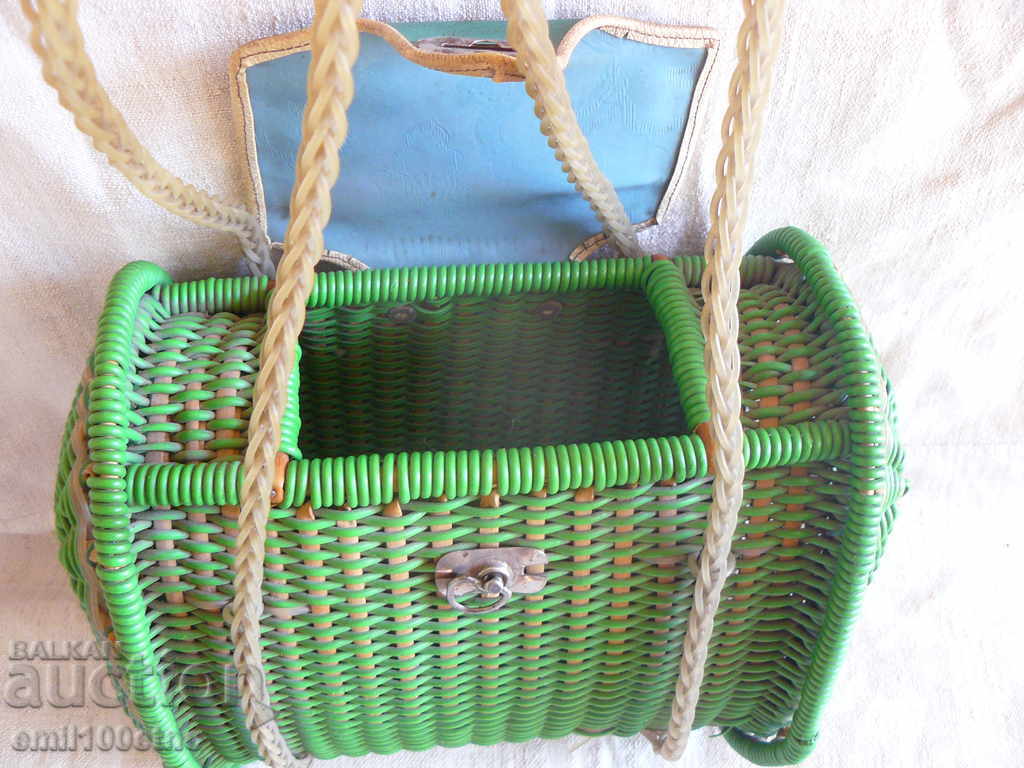 Delivery of Old knit bag Delivery of Old knit bag