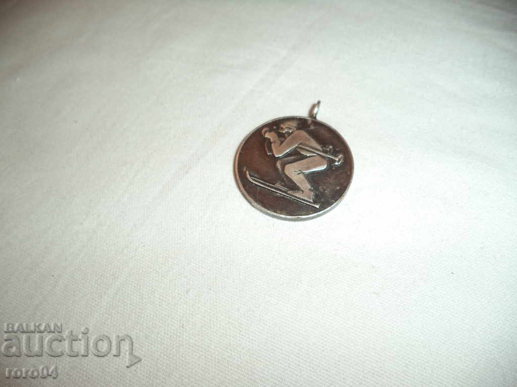 Auction GO BORCHE, IDE SKIORCHE - CSF of BFFS - THIRD PLACE Auction GO BORCHE, IDE SKIORCHE - CSF of BFFS - THIRD PLACE