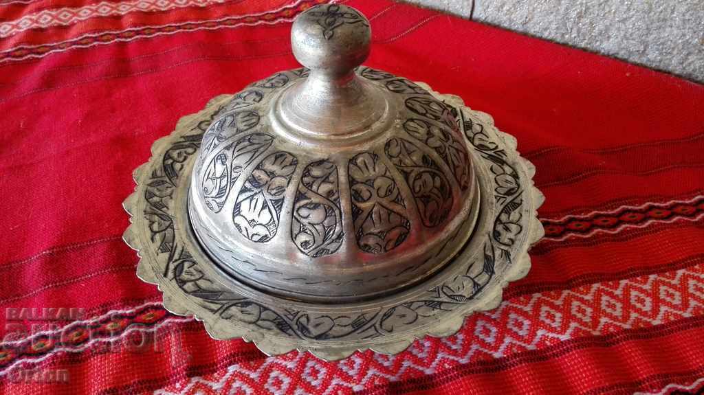 Auction Old hand-forged Revival copper vessel - SAHAN Auction Old hand-forged Revival copper vessel - SAHAN
