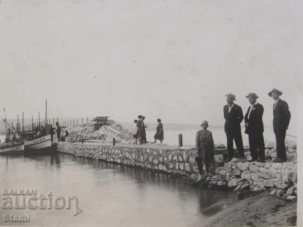 Photo: Varna. Wavebreak. 1929 with price 10.00 BGN | € 5.11